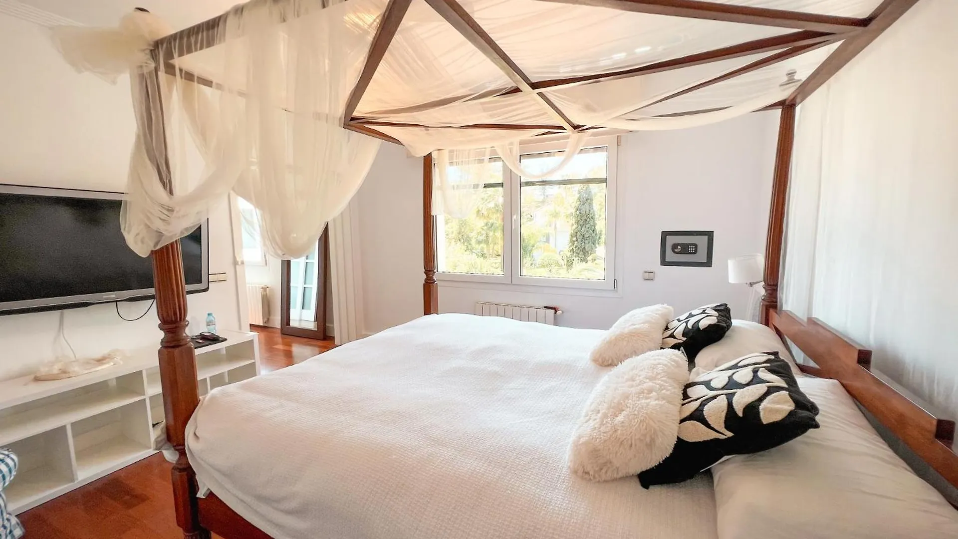 Gran Villa Con Piscina Cerca De Puerto Banus Marbella