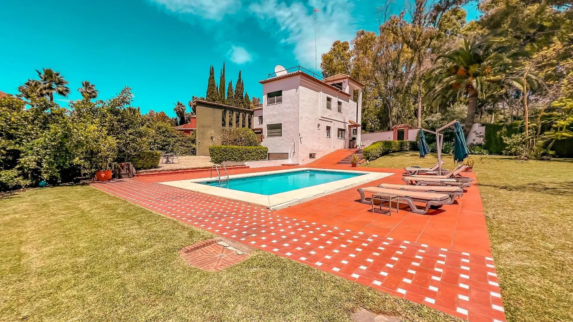 Gran Villa Con Piscina Cerca De Puerto Banus Marbella