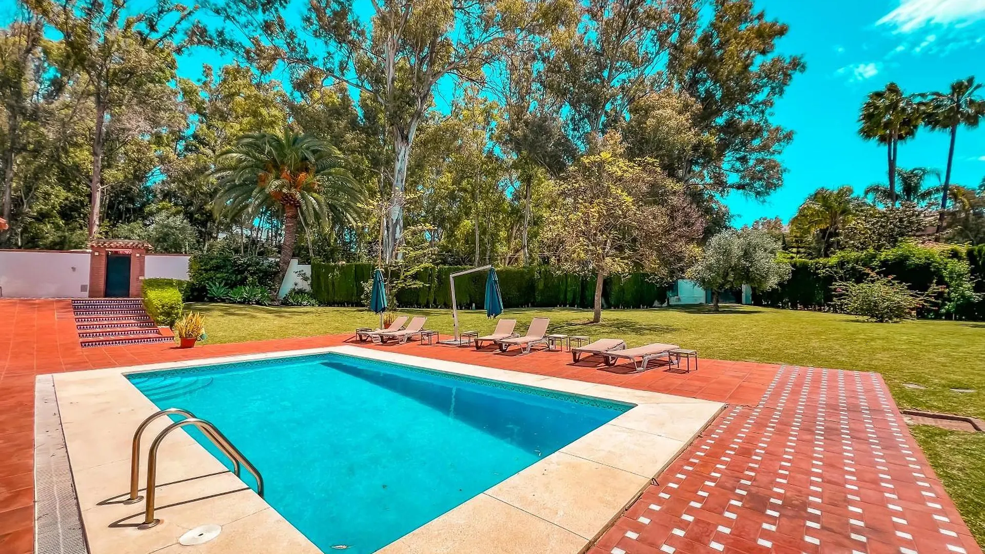 Gran Villa Con Piscina Cerca De Puerto Banus Marbella