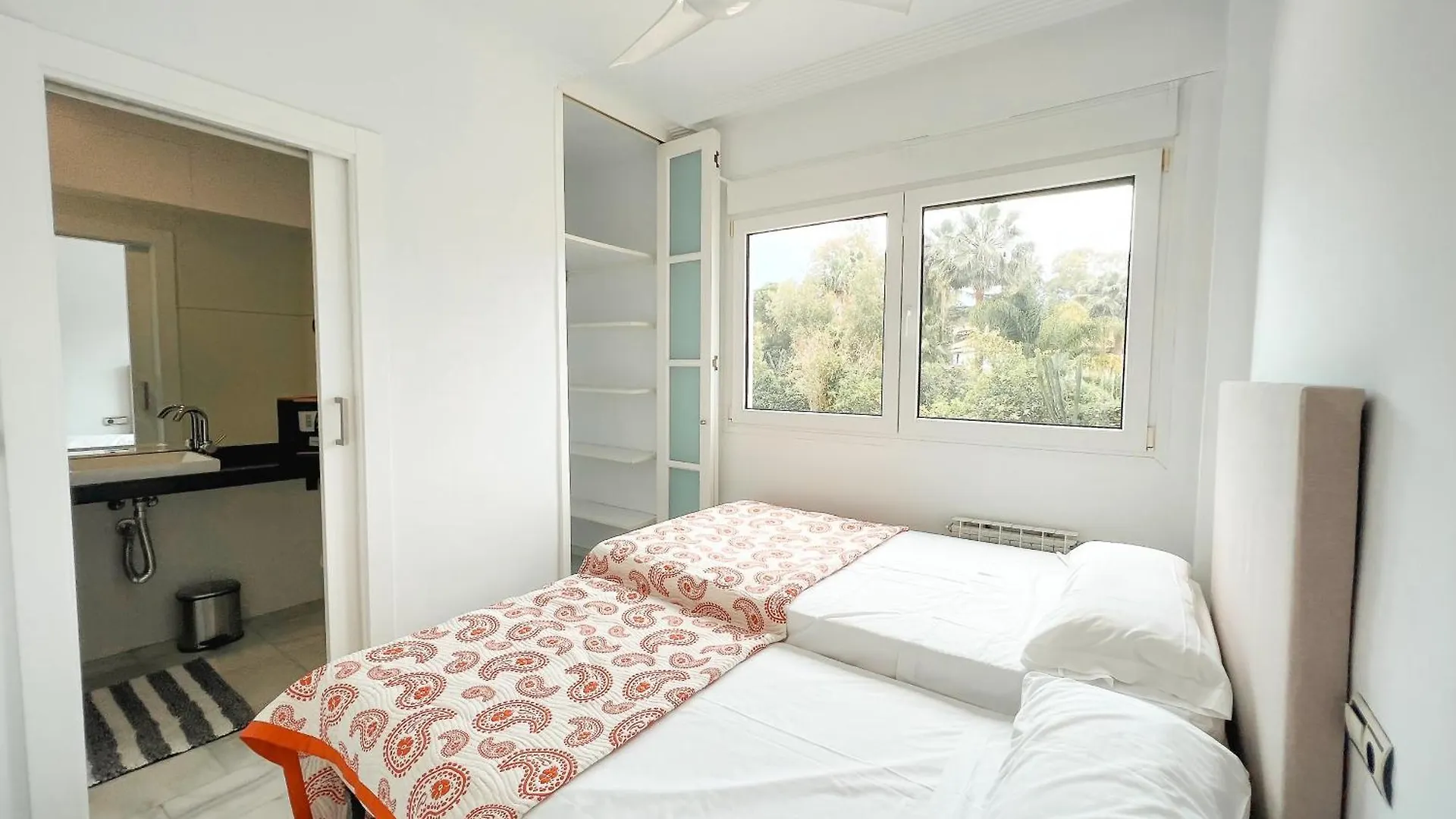 Gran Villa Con Piscina Cerca De Puerto Banus Marbella 0*,  Espanha